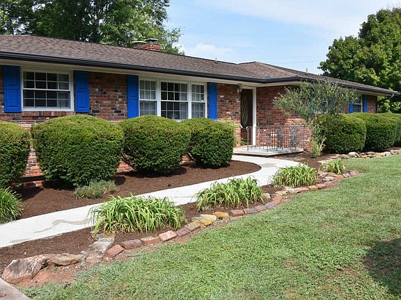 5th image of 403 Lupine Dr