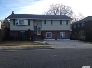 110 Phoenix St, Hempstead, NY 11550