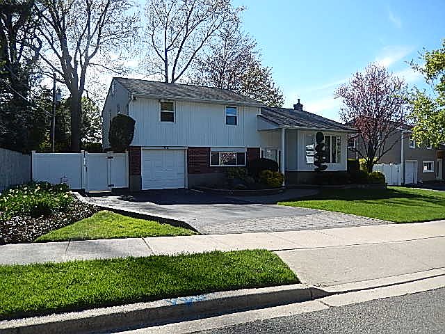 1st image of 109 Hillwood Ln