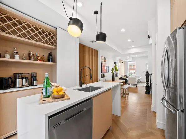 18 5 Highland Avenue image 1 of 41