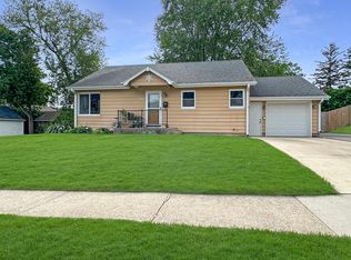 416 N Trunck Ave, Freeport, IL 61032
