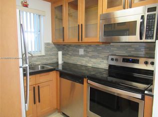 100 Fontainebleau Blvd APT 403, Miami, FL 33172