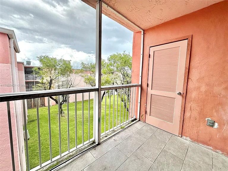 19751 SW 114th Ave #349 — Photo 11