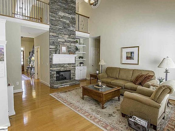 2nd image of 118 Holland Trace Cir