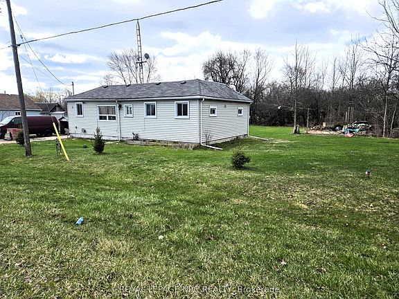 2nd image of 751 Bowen Rd