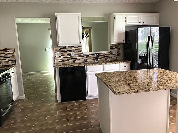 2nd image of 1065 Omaha Dr