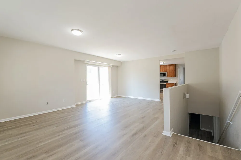4 bed, 3.0 bath, 2766 sqft, $3,540 — Photo 4