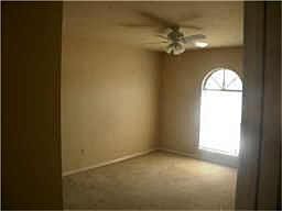 5th image of 5556 Russell Dr