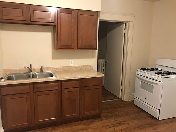 2nd image of 800 E Michigan Ave