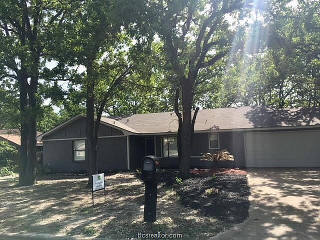 1st image of 2916 Forestwood Dr