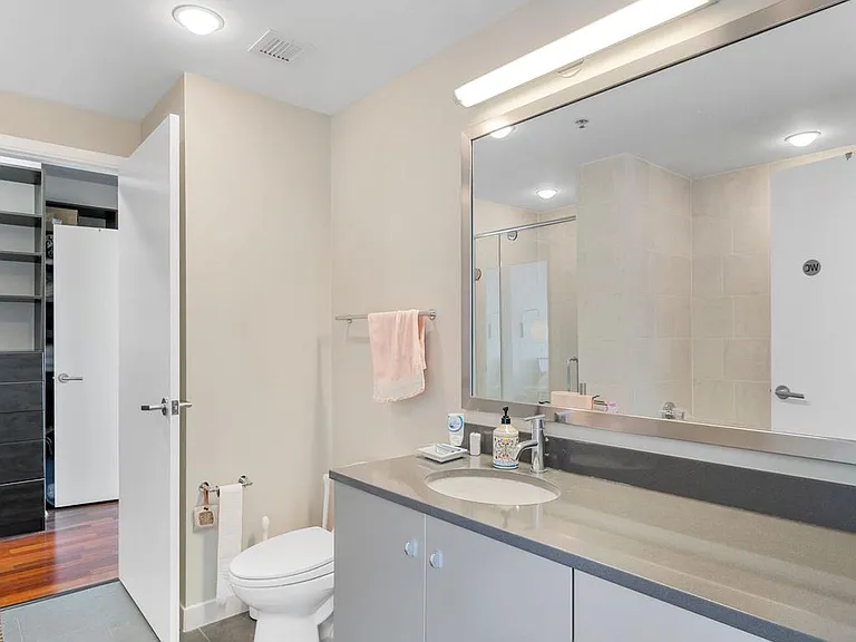 2101 Market St #-704 — Photo 8