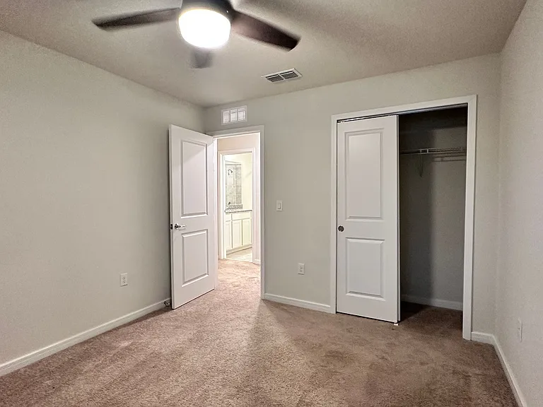 3074 Green Park Dr — Photo 40
