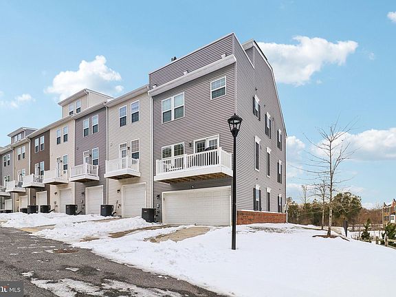 4th image of 9934 New Pointe Dr