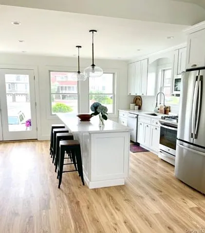 3 bed, 2.0 bath, 980 sqft, $4,500 — Photo 4