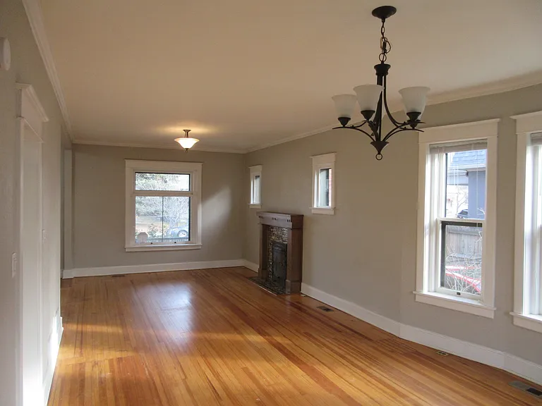 1033 S Clarkson St — Photo 2