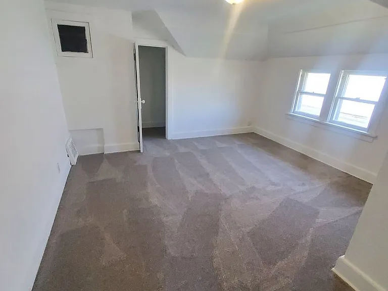 620 W Melvina St — Photo 13