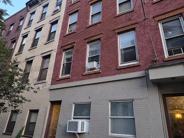 191 Montgomery St #2 — Photo 13