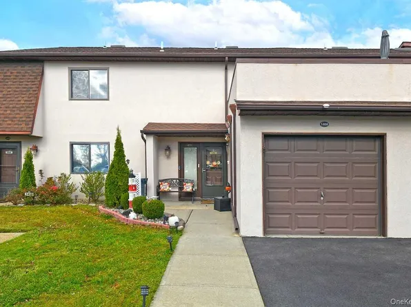 ONE ANCHORAGE Way #1408, Freeport, NY 11520