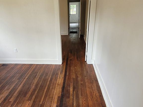 5th image of 113 Louisa Blvd