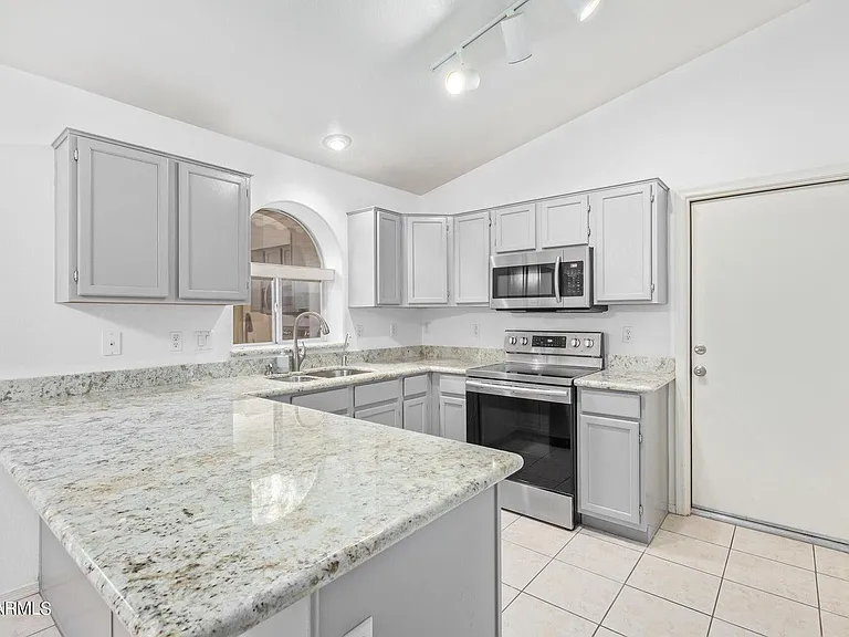 1175 W Myrna Ln — Photo 16