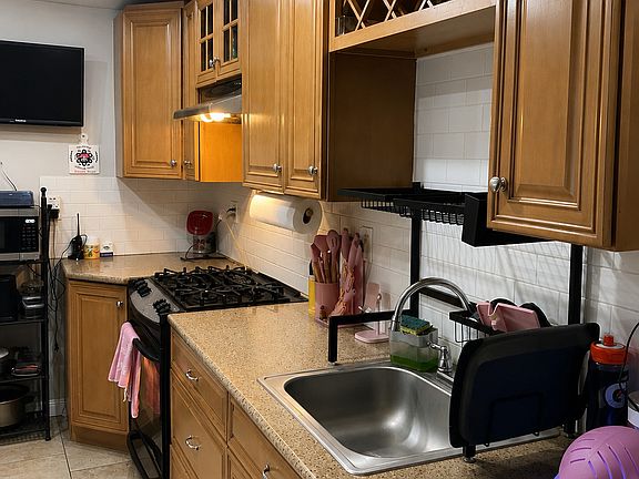 2nd image of 46 Pond Street
