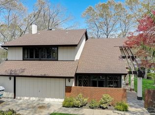 5 Melissa Ct, Farmingville, NY 11738