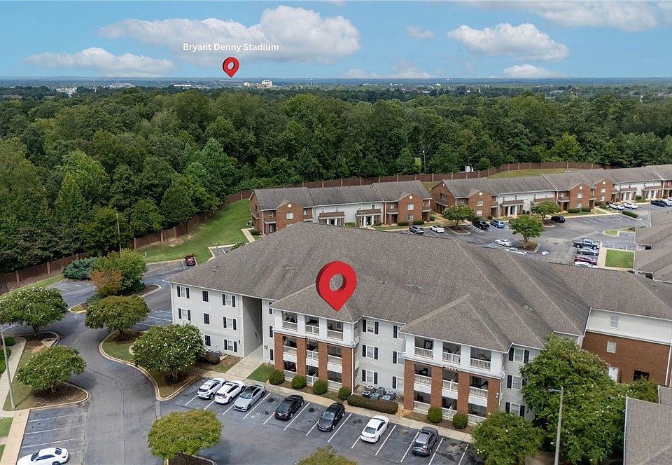 2nd image of 3218 Veterans Memorial Pkwy #2305