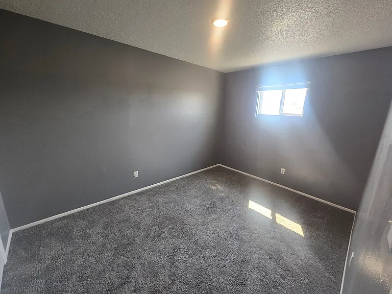 984 E Saxony Dr — Photo 32