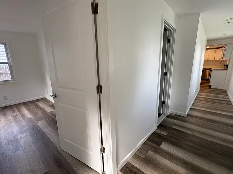 103 N Pierpont Ave — Photo 5
