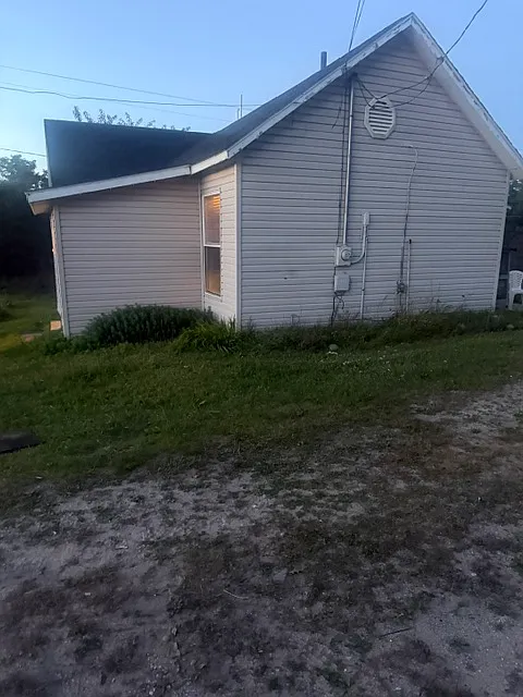 2 bed, 900 sqft, $1,050 — Photo 1