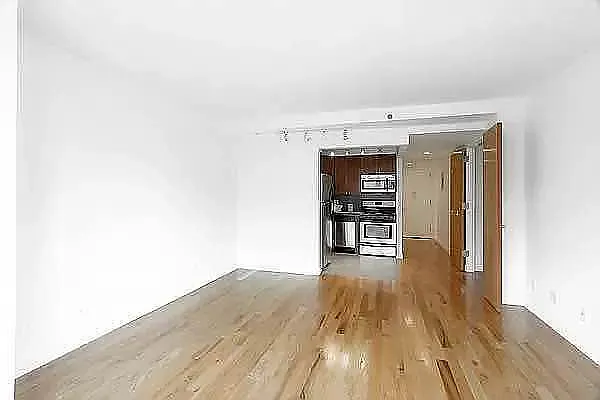 Rented by Metropolitan Property Group | media 28