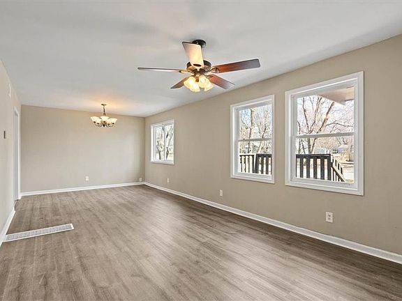 3rd image of 17244 Montgall Dr