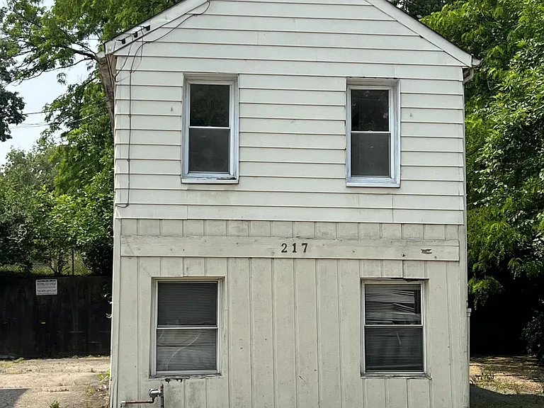 215 W Wyoming Ave — Photo 12