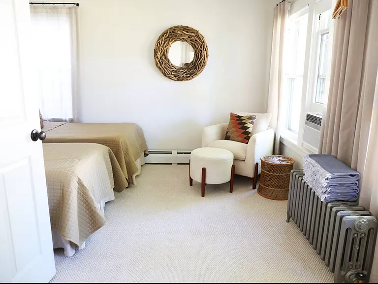 213 Park PL — Photo 38