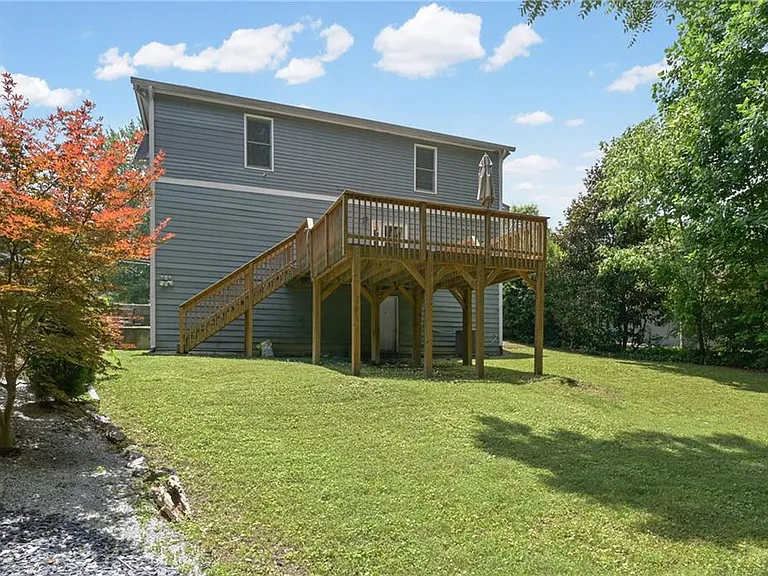 2429 Claude St NW — Photo 32
