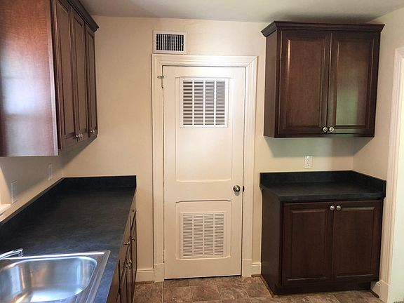 3rd image of 2519 Alexander Ave