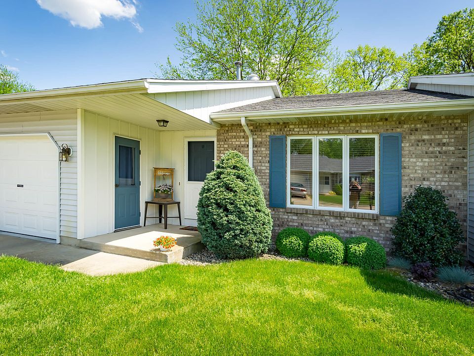 1st image of 2826 Bridgeside Dr SE