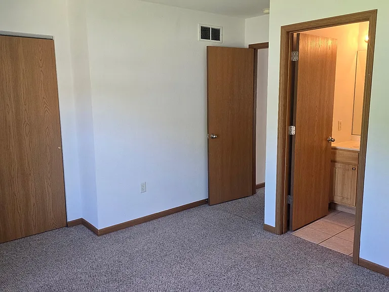 70 Arbor Glen Ct — Photo 9