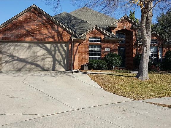2nd image of 1712 Crabapple Ln