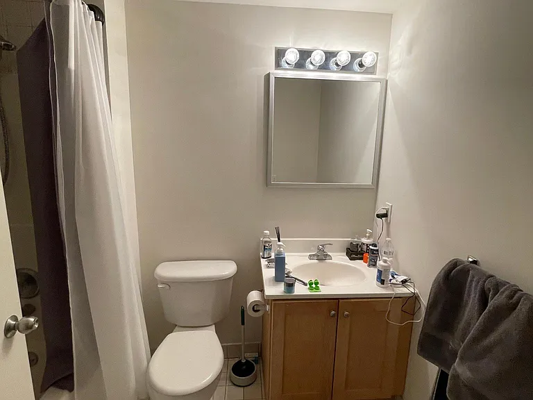 1015 Jefferson St #205 — Photo 8