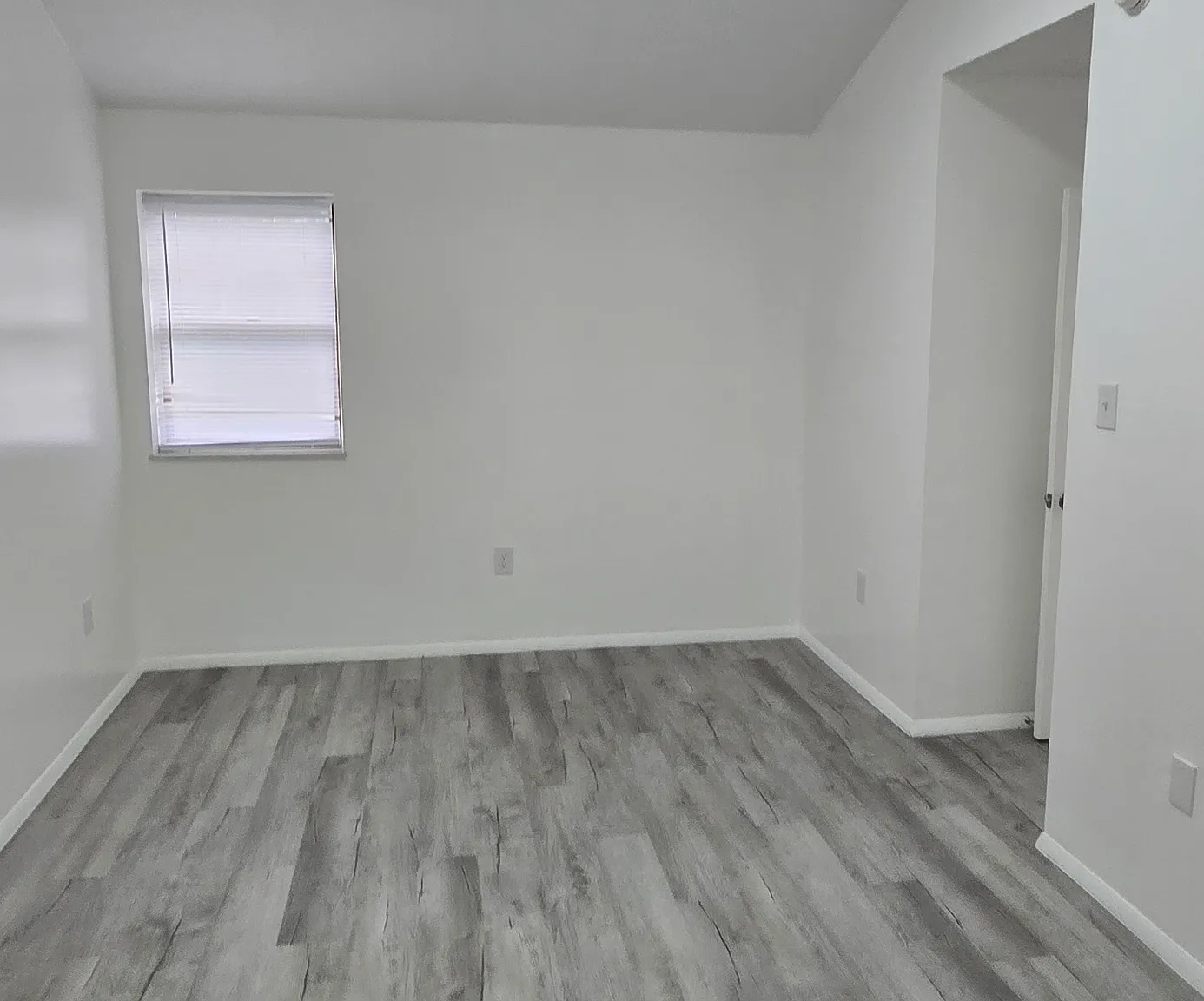 333 Manown Street — Photo 3