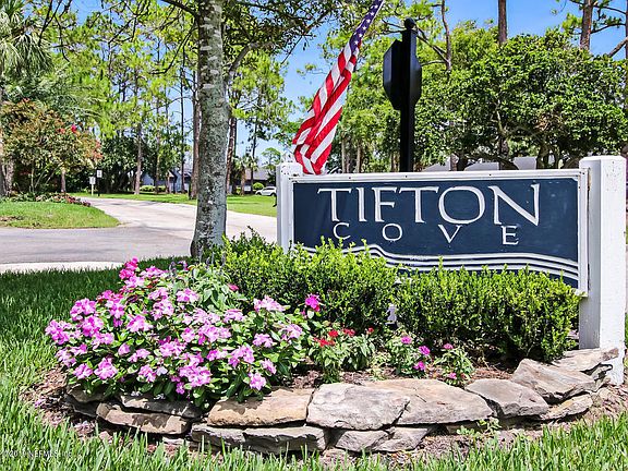 3rd image of 28 Tifton Way S