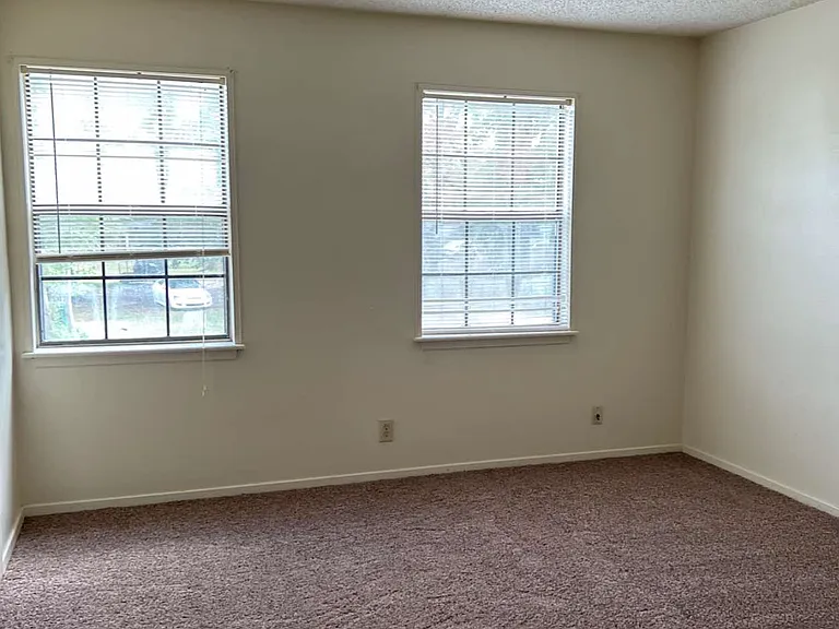 57 W Elmwood Dr #A — Photo 28