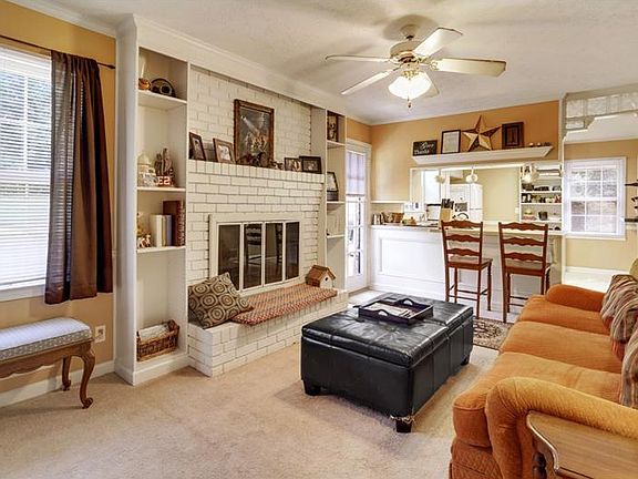 5th image of 3221 Mary Dr