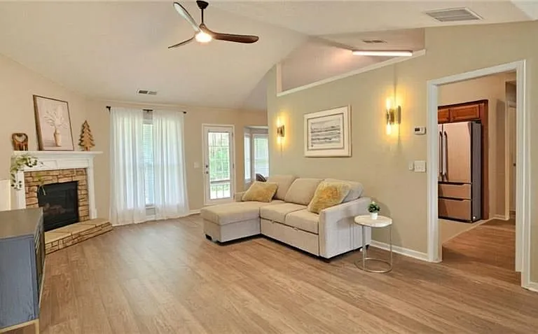 1281 Key Manor Ln — Photo 2