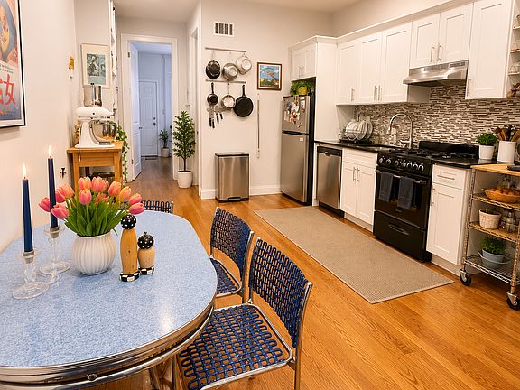 4th image of 55 Ten Eyck St APT 1