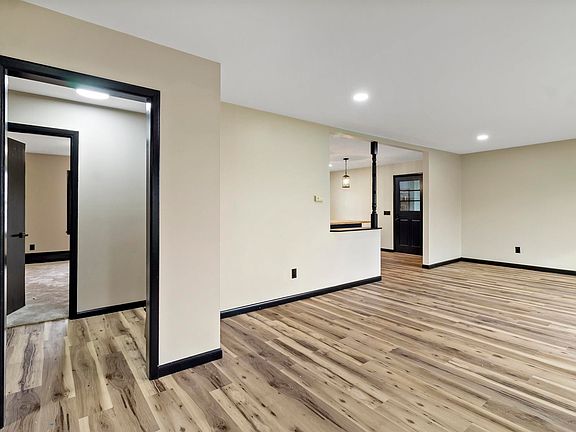 3rd image of 1515 N Wabash Ave
