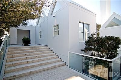 1st image of 277 Beach Road N
