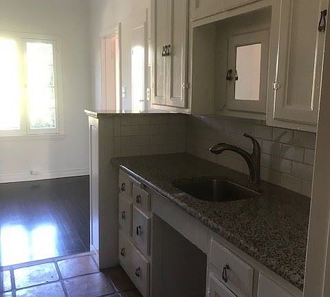 4th image of 128 S Camden Dr #304