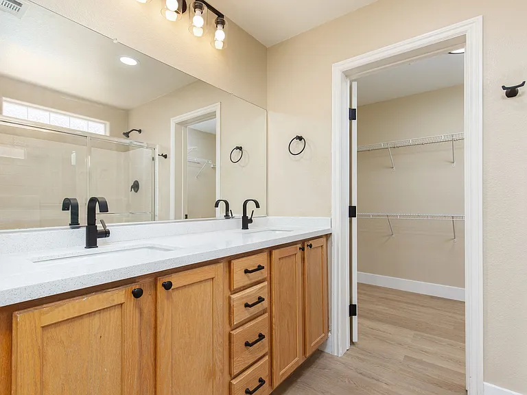 8723 Evan Lilas St — Photo 21